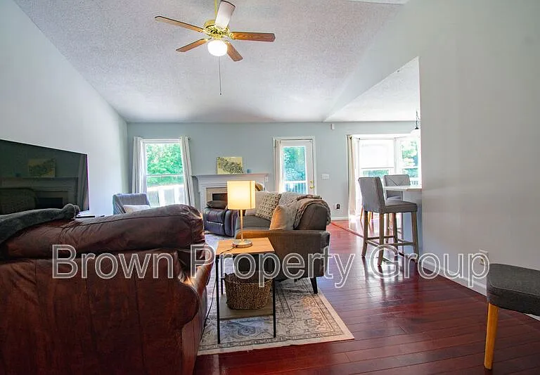 20 N Hillside Dr — Photo 4