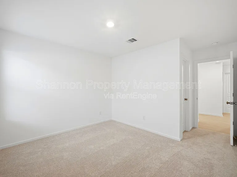 25585 Rose Creek Dr — Photo 15