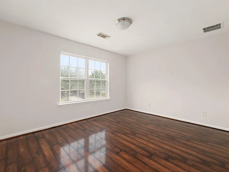 21426 Venture Park Dr — Photo 33