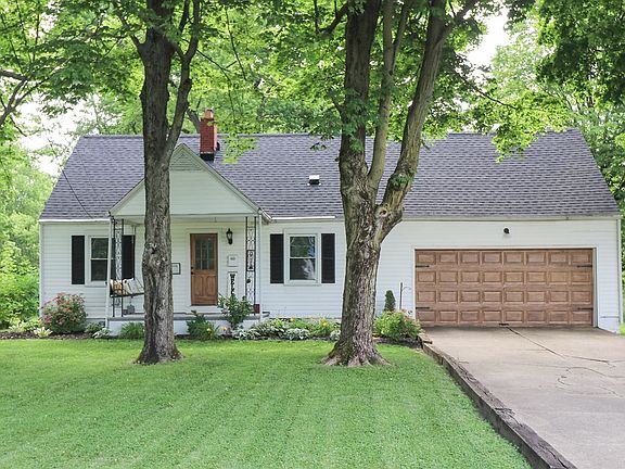 2nd image of 914 Mayflower Dr