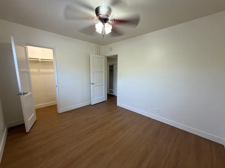 322 S Clark St #322 — Photo 10