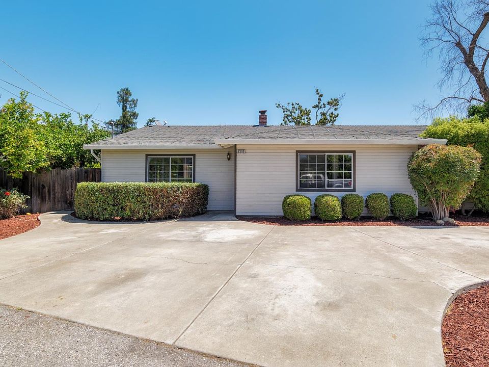 1st image of 1340 Navarro Dr