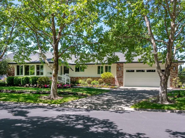 9600 Lakewood Drive, Windsor, CA 95492