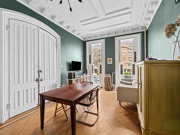 2nd image of 26 Saint James Pl APT 1