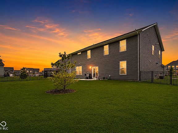 4th image of 9480 Edgerton Rd