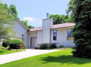 8990 Mimosa Ln, West Chester, OH 45069
