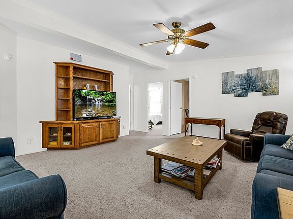 4th image of 207 Sweet Ln