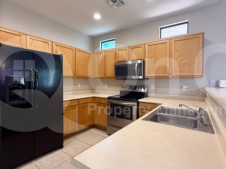 7208 S 30th St — Photo 7