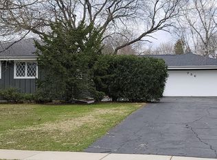 736 Scott Dr, Elgin, IL 60123