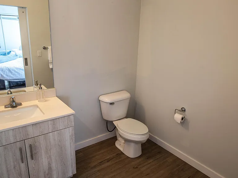 504 E Stoughton St — Photo 9