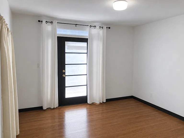 25 Bay Shore Ave — Photo 9