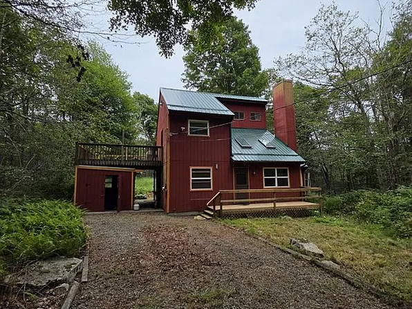 1021 Hickory Run Rd, Newfoundland, PA 18445