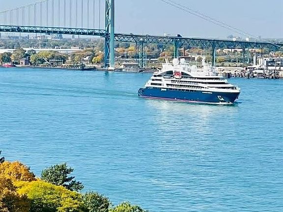 3rd image of 1225 Riverside Dr W #1002