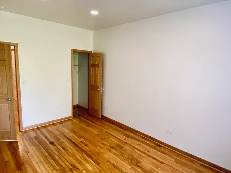 3429 W Hirsch St #2E — Photo 4