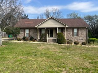 1180 White Dr, Lewisburg, TN 37091