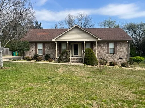 1180 White Dr, Lewisburg, TN 37091