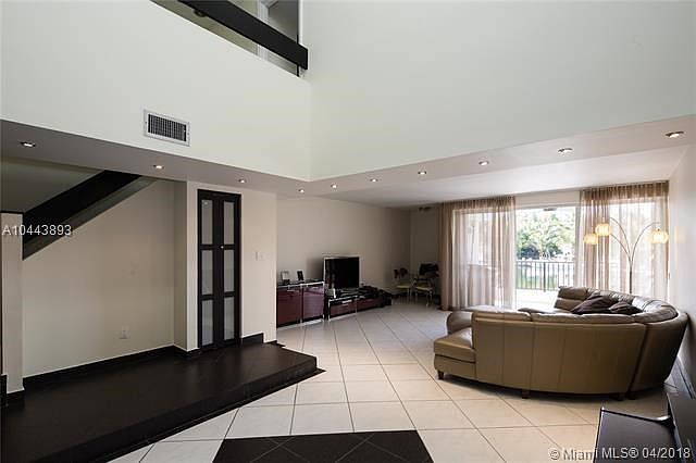 1st image of 337 Poinciana Dr #1007