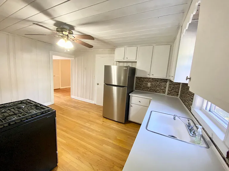 8 Mount Pleasant St — Photo 3