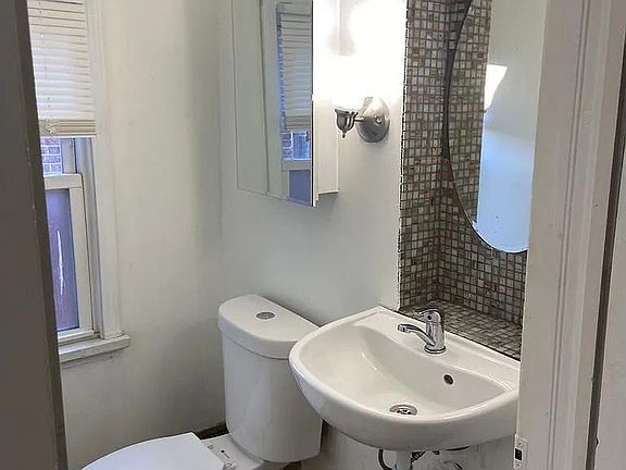 3rd image of 14800 Tacoma St #5