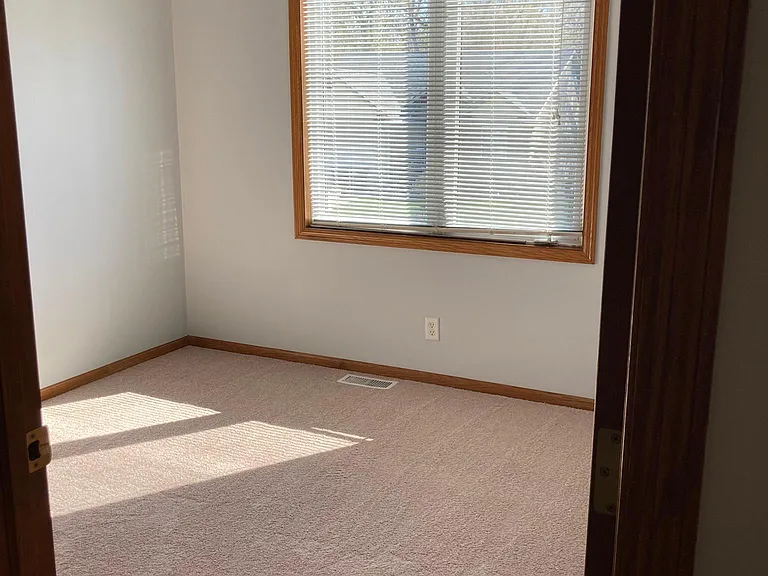 3040 S 35th Ave — Photo 7