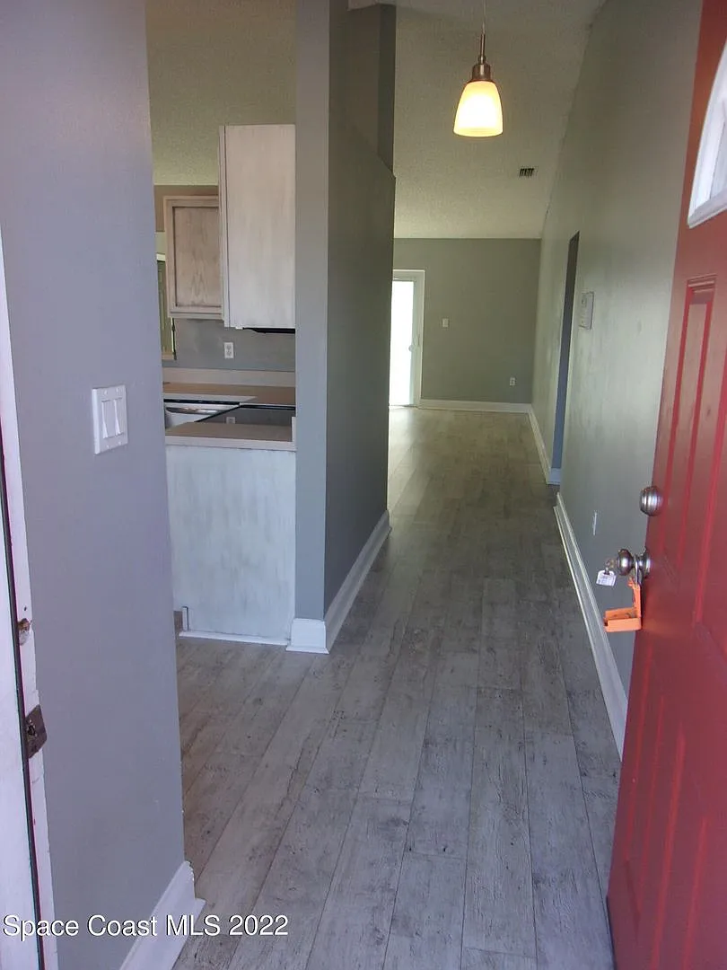 Single Family Home — Photo 3