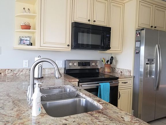 4th image of 11110 Inlet Drive #E