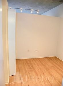 5th image of 1611 W Division St APT 309