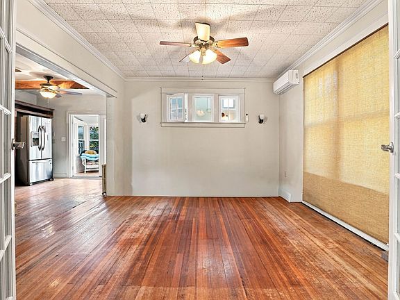4th image of 28 W Lemon St
