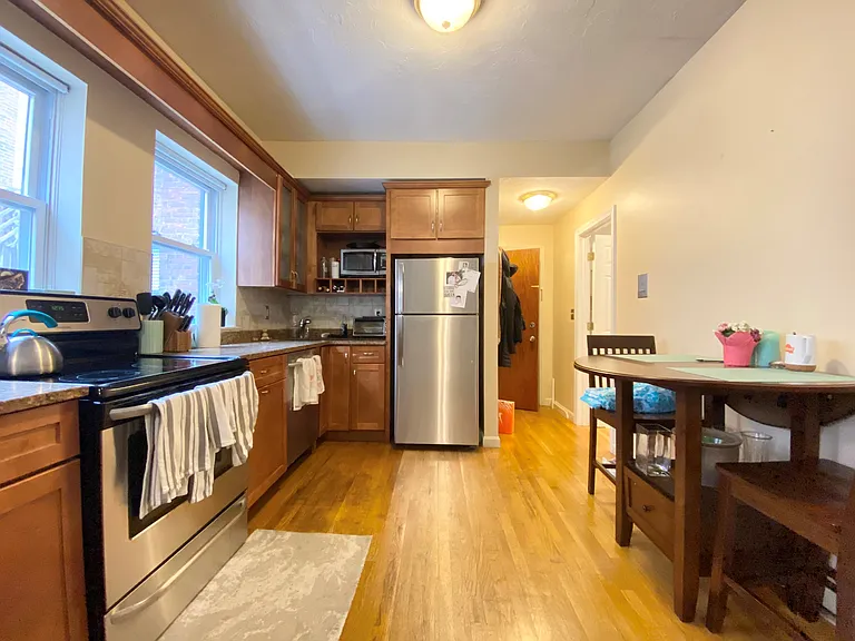 38 Charter St #3 — Photo 3