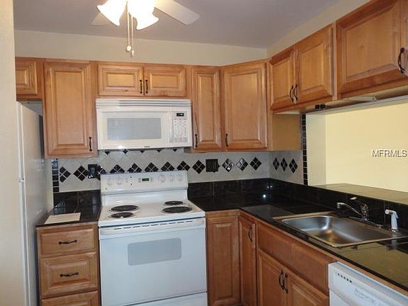3rd image of 5219 Via Hacienda Cir #B211