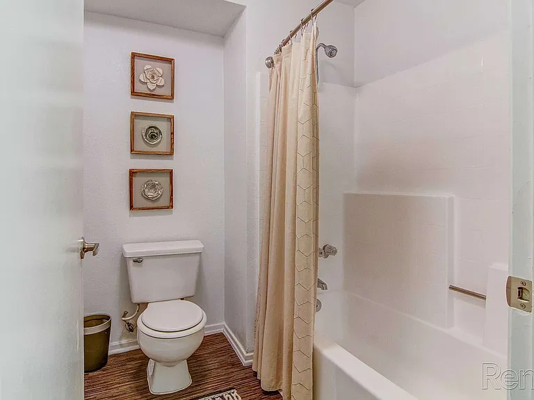 Idyllwillow Bathroom