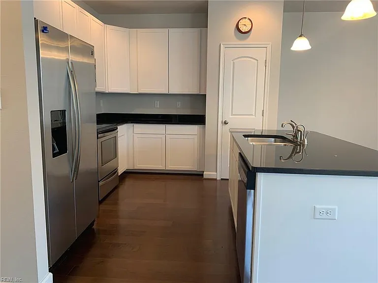 1005 Marble Walke Way — Photo 3