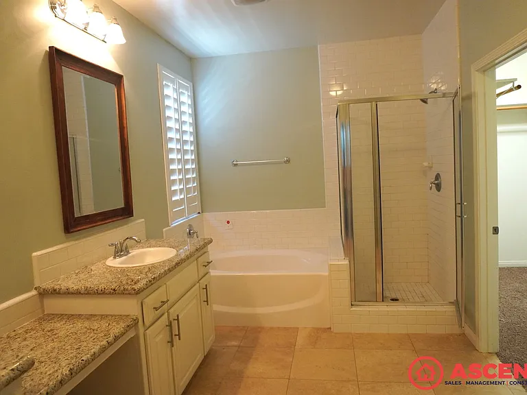 8409 Alonso Ct — Photo 12