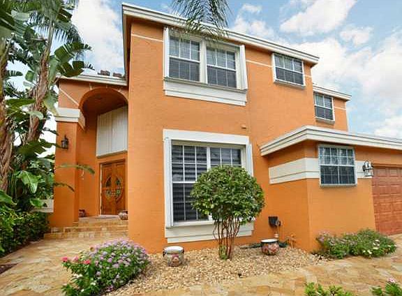 Home For Sale In The Colony at LErmi