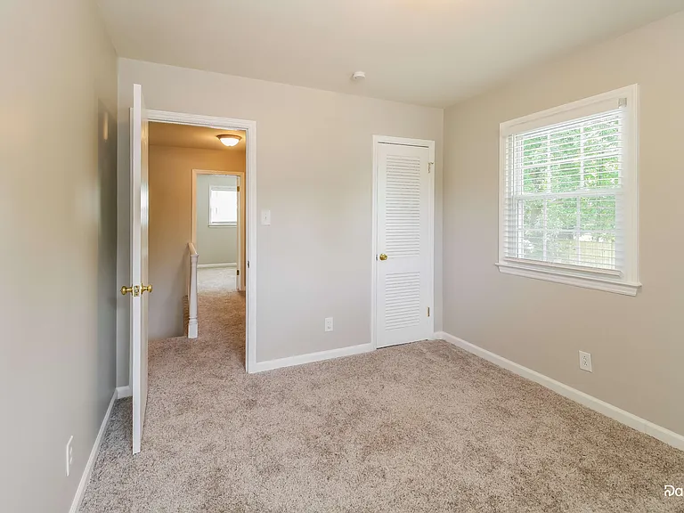 2214 Cheltenham Blvd — Photo 7