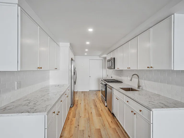 338 Virginia Ave — Photo 2
