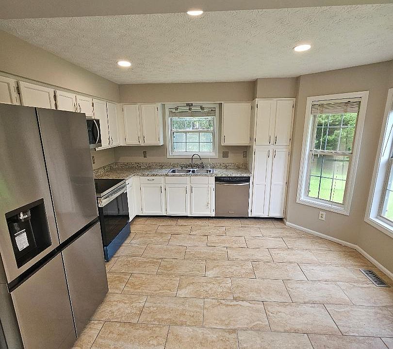 Kitchen, New Appliances.