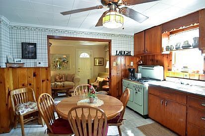 4th image of 433 E 157th Pl