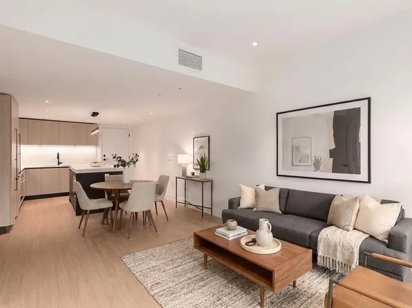 2235 E Broad Way #110, Vancouver, BC V5N 0J5