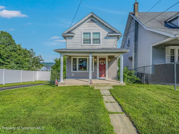 132 6th St, Blakely, PA 18447