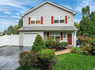 105 9th Ave, East Northport, NY 11731