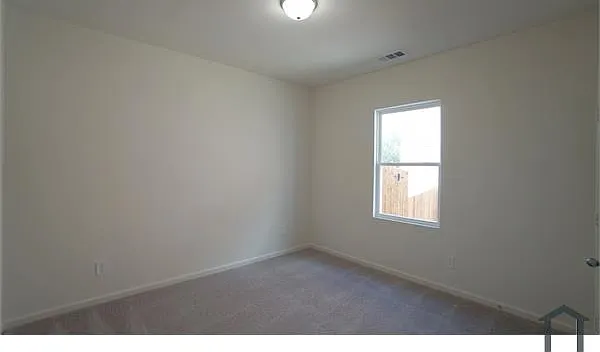 711 Camden Dr — Photo 6