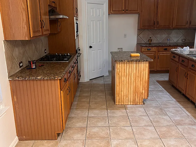 2408 Hillary Trl — Photo 12