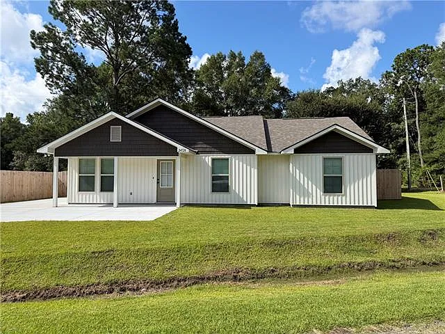 3 bed, 2.0 bath, 1369 sqft, $1,750 — Photo 1