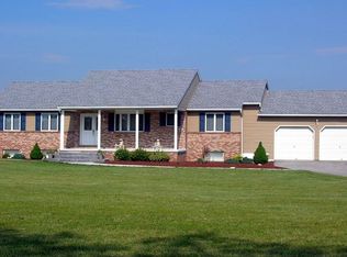 1303 Random Ridge Rd, Westminster, MD 21157