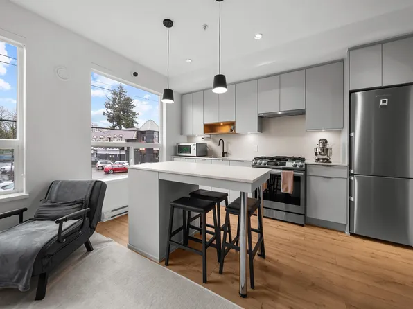 2493 Montrose Ave #220, Abbotsford, BC V2S 3S9