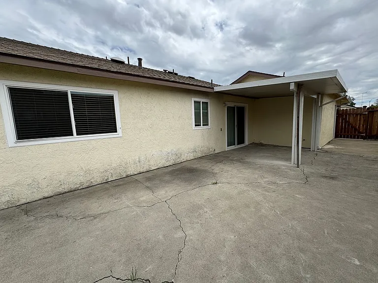 2047 Deauville Dr — Photo 28