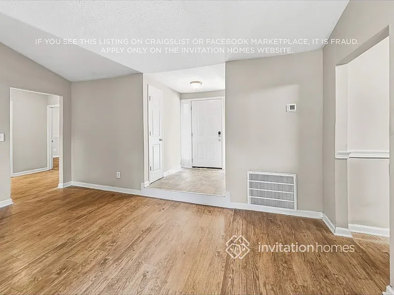 3813 Willow Tree Cir — Photo 4