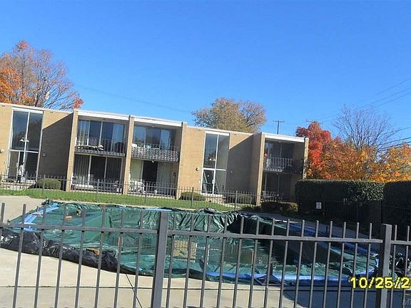 3rd image of 28111 Jefferson Ave APT C8