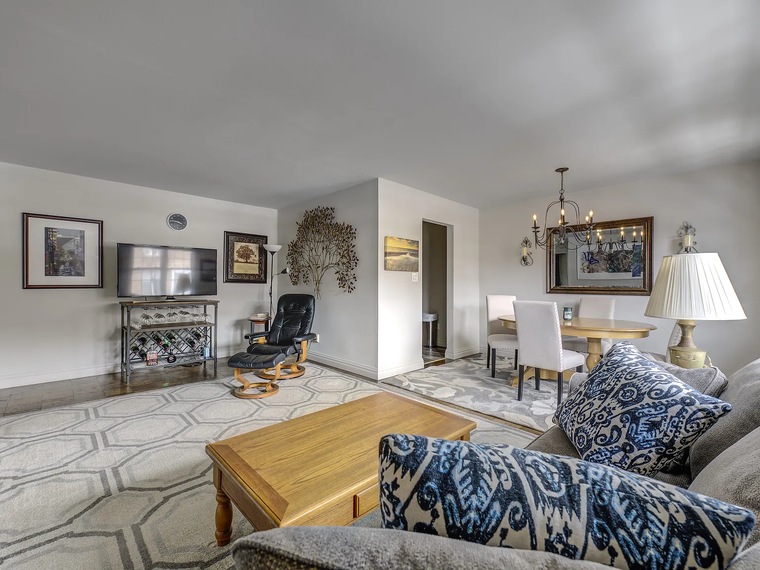 1 bed, 686 sqft, $2,700 — Photo 2